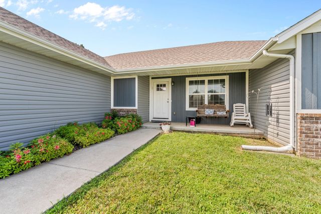 115 E Seminole Street, Strafford, MO 65757