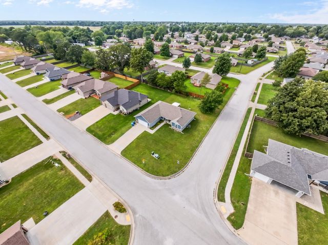 115 E Seminole Street, Strafford, MO 65757