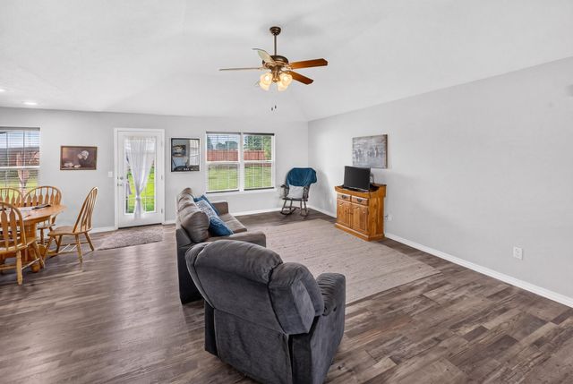 115 E Seminole Street, Strafford, MO 65757