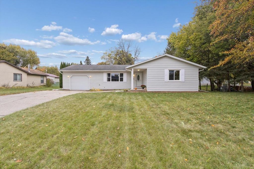 216 Hotel Street, Brooklyn, WI 53521