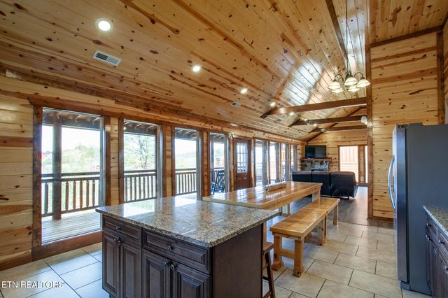 3708 Tilda Hilltop Way, Sevierville, TN 37862