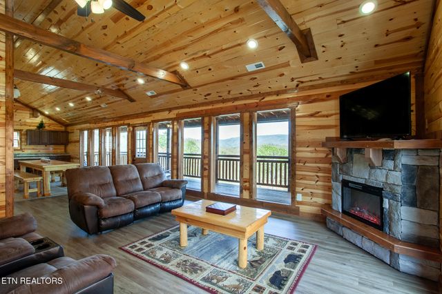 3708 Tilda Hilltop Way, Sevierville, TN 37862