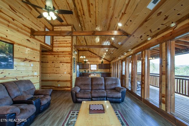 3708 Tilda Hilltop Way, Sevierville, TN 37862