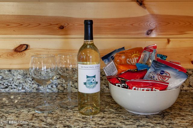 3708 Tilda Hilltop Way, Sevierville, TN 37862