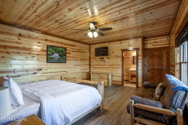 3708 Tilda Hilltop Way, Sevierville, TN 37862