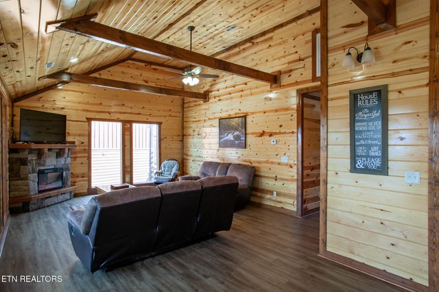 3708 Tilda Hilltop Way, Sevierville, TN 37862