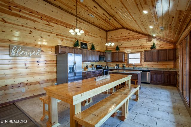 3708 Tilda Hilltop Way, Sevierville, TN 37862