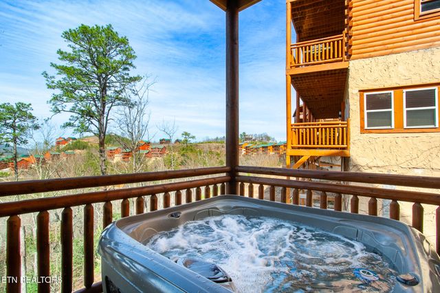 3708 Tilda Hilltop Way, Sevierville, TN 37862