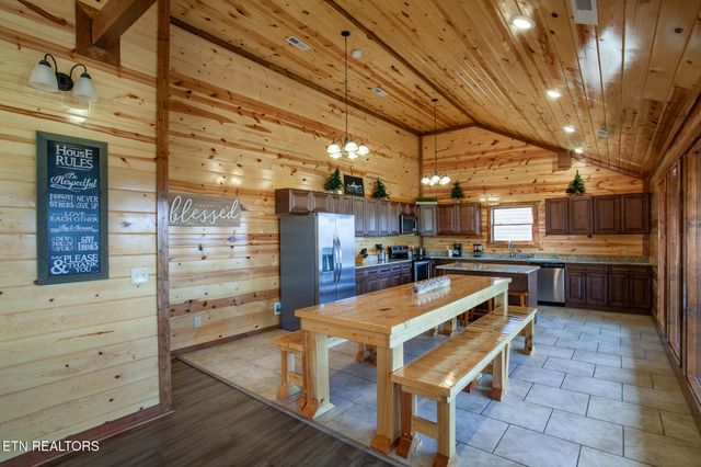 3708 Tilda Hilltop Way, Sevierville, TN 37862