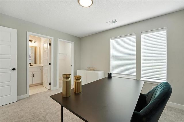 1201 Sendera Trail, Raymore, MO 64083