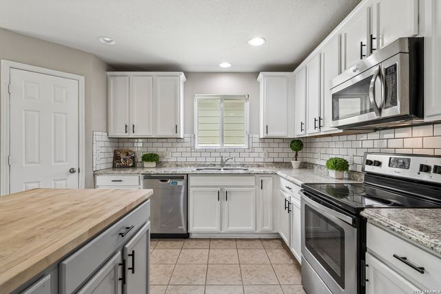 10127 ROUND RDG, San Antonio, TX 78254