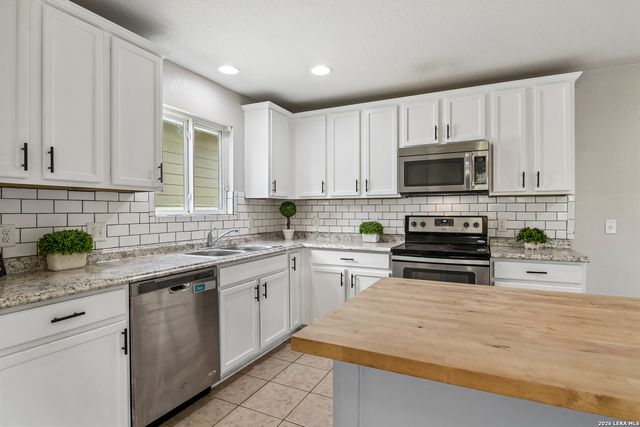 10127 ROUND RDG, San Antonio, TX 78254