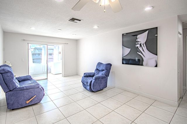 2222 NE 1st Way 202, Boynton Beach, FL 33435