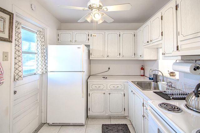 2222 NE 1st Way 202, Boynton Beach, FL 33435