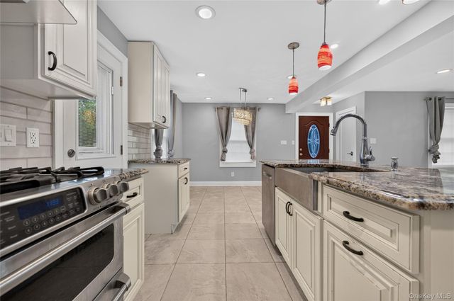 175 Wardwell Road, Mineola, NY 11501