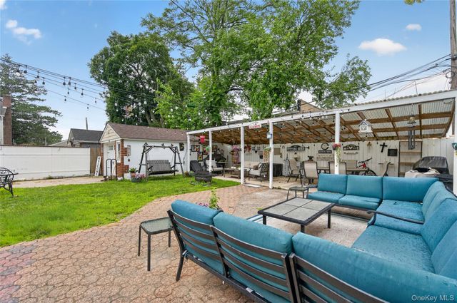 175 Wardwell Road, Mineola, NY 11501