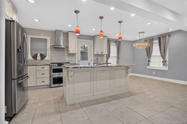 175 Wardwell Road, Mineola, NY 11501