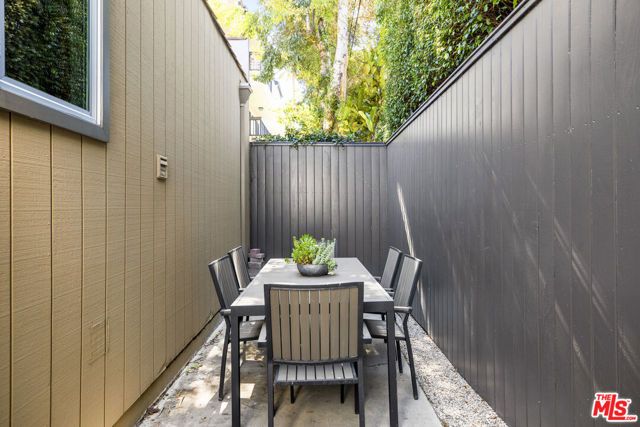 733 Westmount Drive, West Hollywood, CA 90069