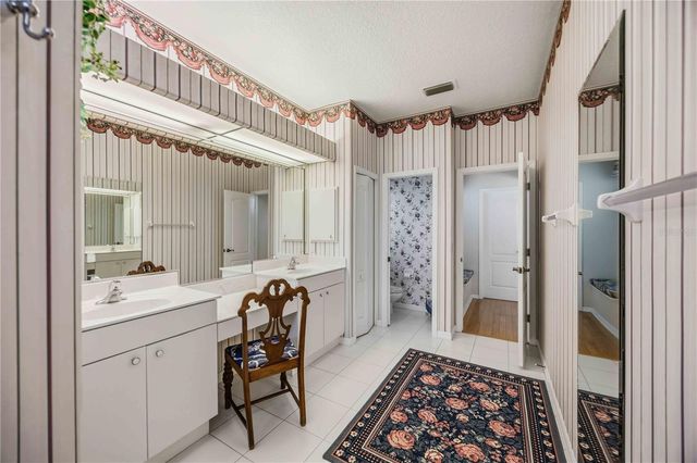 2046 TIMUCUA TRAIL, Nokomis, FL 34275
