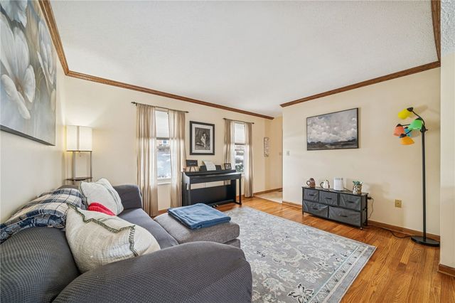 440 Shelbourne Dr, Plum Boro, PA 15239