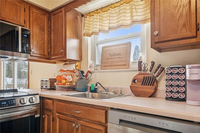 440 Shelbourne Dr, Plum Boro, PA 15239