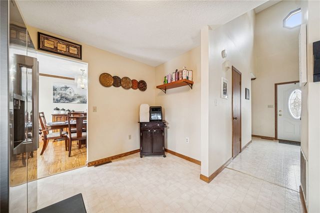 440 Shelbourne Dr, Plum Boro, PA 15239