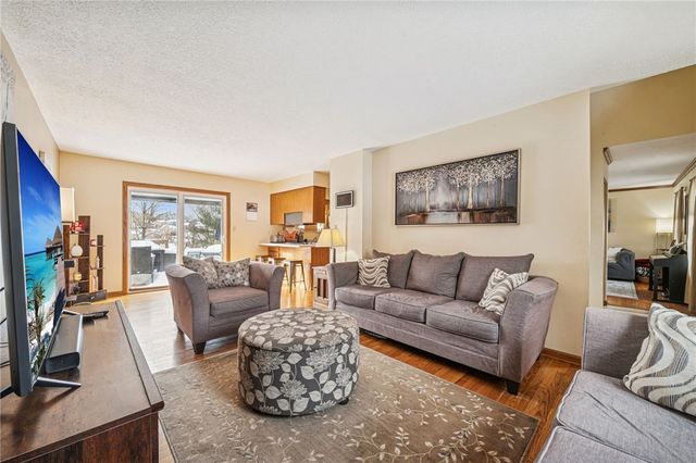 440 Shelbourne Dr, Plum Boro, PA 15239