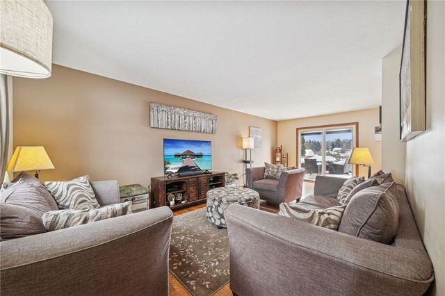 440 Shelbourne Dr, Plum Boro, PA 15239