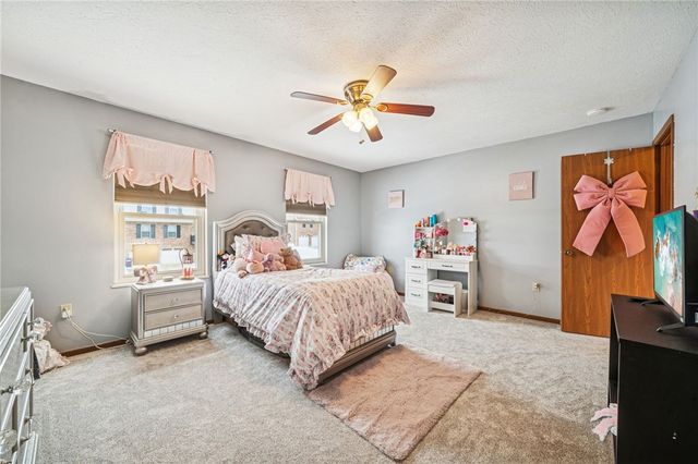 440 Shelbourne Dr, Plum Boro, PA 15239