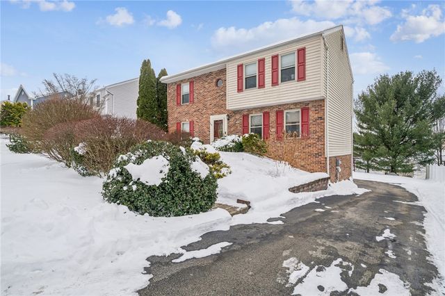 440 Shelbourne Dr, Plum Boro, PA 15239