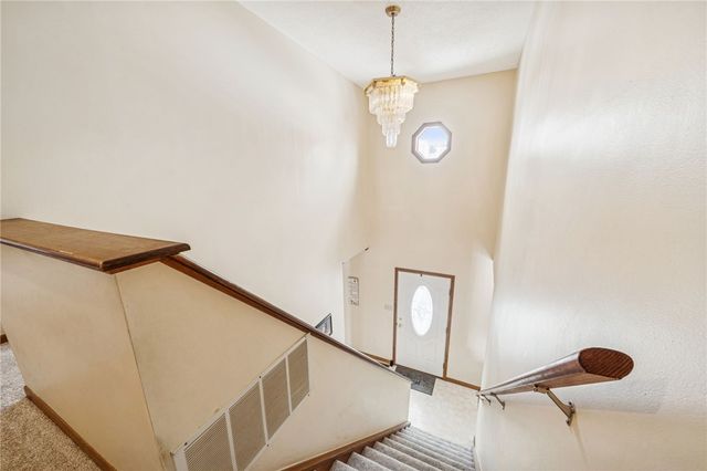 440 Shelbourne Dr, Plum Boro, PA 15239