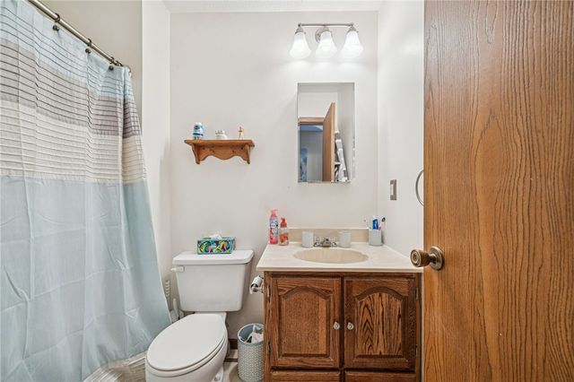 440 Shelbourne Dr, Plum Boro, PA 15239