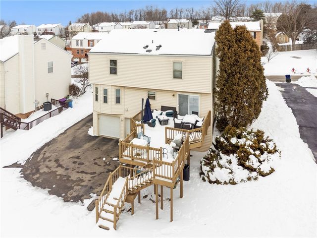 440 Shelbourne Dr, Plum Boro, PA 15239