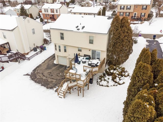 440 Shelbourne Dr, Plum Boro, PA 15239