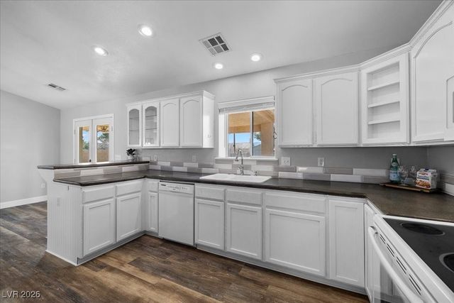 901 Laguna Street, Pahrump, NV 89048