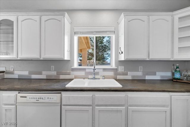 901 Laguna Street, Pahrump, NV 89048