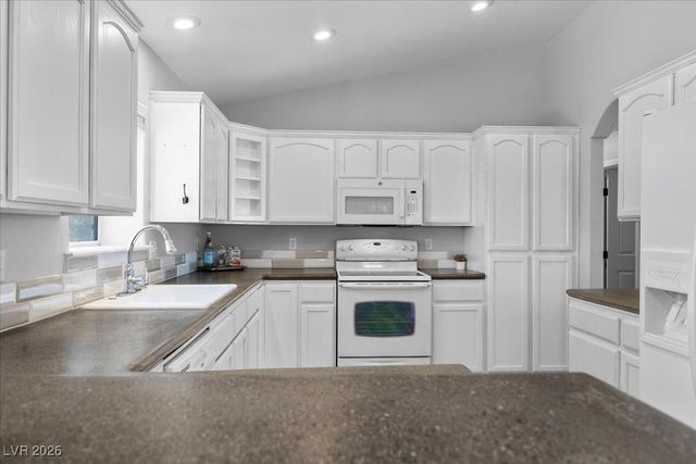 901 Laguna Street, Pahrump, NV 89048