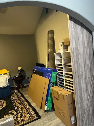 1015 N Velie Court, Visalia, CA 93292