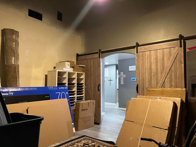 1015 N Velie Court, Visalia, CA 93292