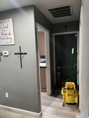 1015 N Velie Court, Visalia, CA 93292