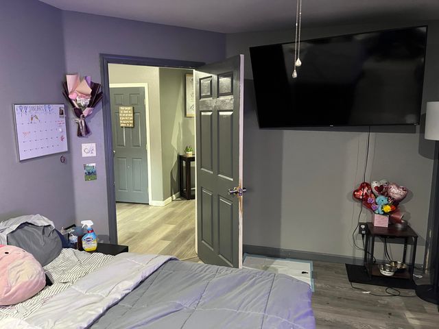 1015 N Velie Court, Visalia, CA 93292