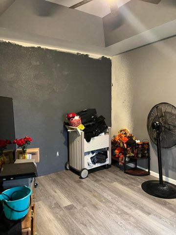 1015 N Velie Court, Visalia, CA 93292