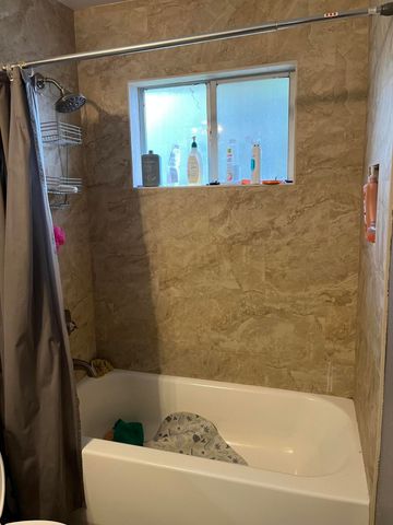 1015 N Velie Court, Visalia, CA 93292