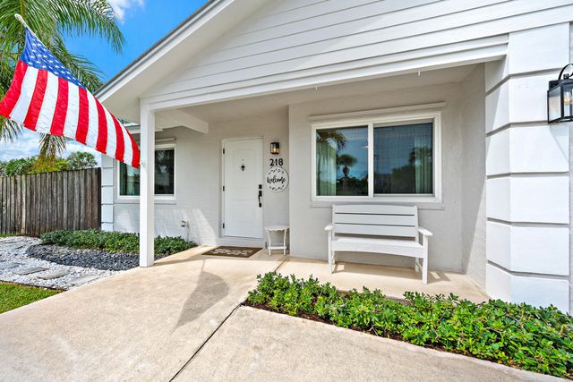 218 Wandering Trail, Jupiter, FL 33458