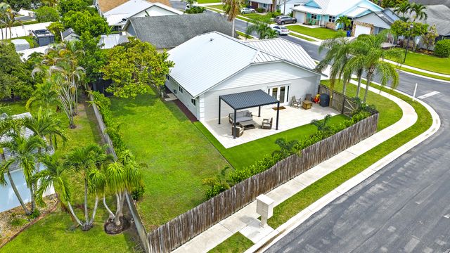218 Wandering Trail, Jupiter, FL 33458