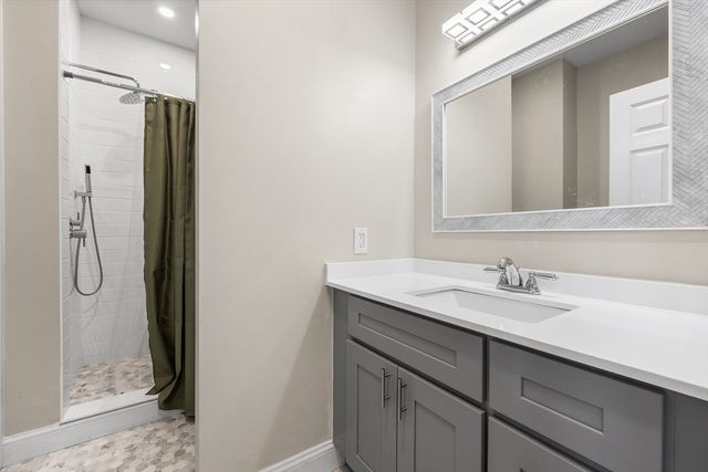 45 Piccadilly Way, Westborough, MA 01581