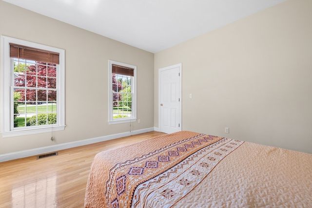 45 Piccadilly Way, Westborough, MA 01581