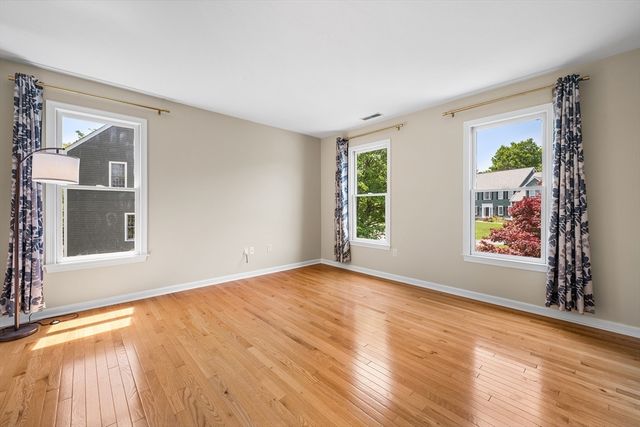 45 Piccadilly Way, Westborough, MA 01581