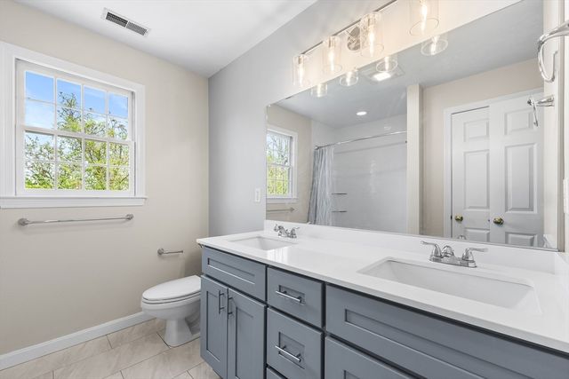 45 Piccadilly Way, Westborough, MA 01581