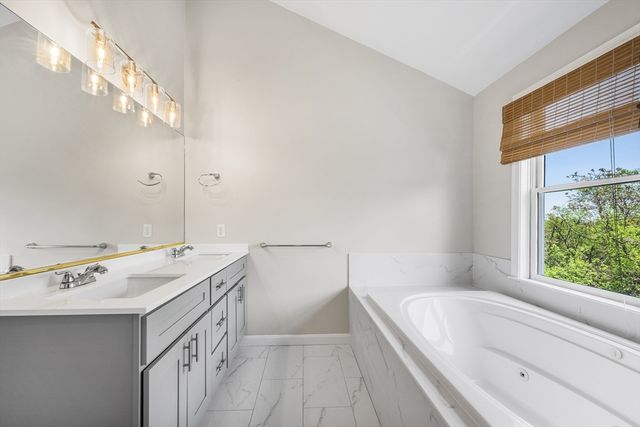 45 Piccadilly Way, Westborough, MA 01581